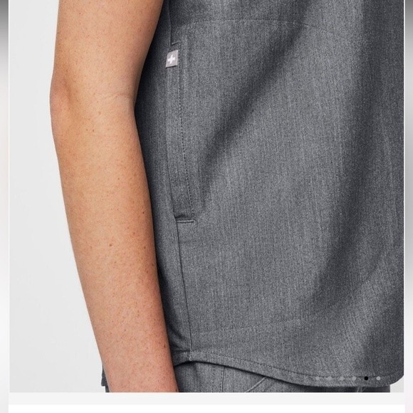 FIGS Rafaela Oversized Scrub Top in Graphite  Grey XS NWOT - Picture 7 of 15